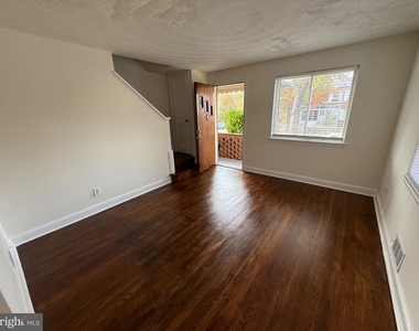 374 Chaplin Street Se - Photo Thumbnail 9
