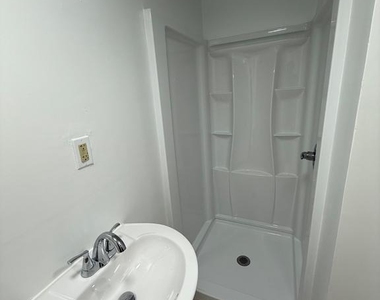 374 Chaplin Street Se - Photo Thumbnail 20