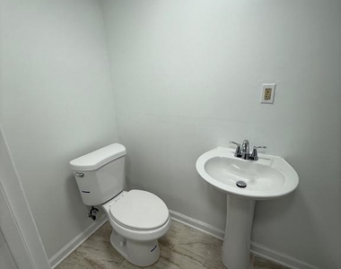 374 Chaplin Street Se - Photo Thumbnail 21