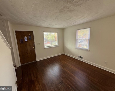 374 Chaplin Street Se - Photo Thumbnail 12