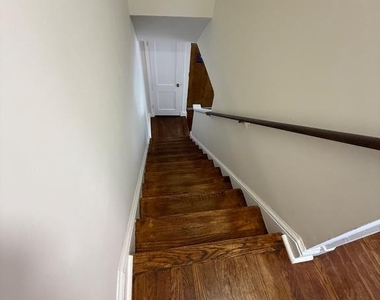 374 Chaplin Street Se - Photo Thumbnail 6