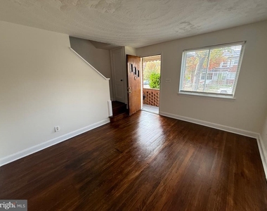374 Chaplin Street Se - Photo Thumbnail 10