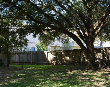 13703 Cambourne Dr - Photo Thumbnail 10