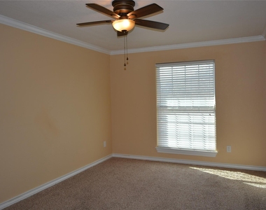 13703 Cambourne Dr - Photo Thumbnail 2