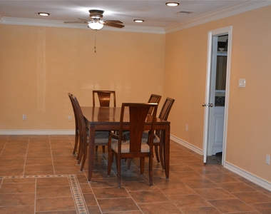 13703 Cambourne Dr - Photo Thumbnail 5