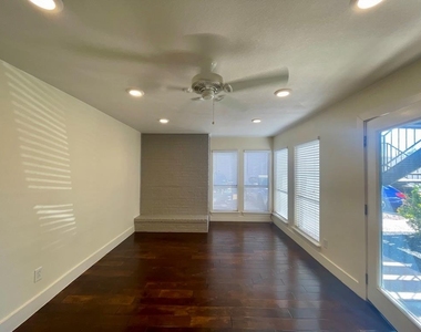 909 Reinli St - Photo Thumbnail 1