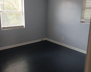 1145 W 25th Street - Photo Thumbnail 8