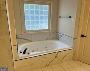180 Virginia Highland - Photo Thumbnail 8