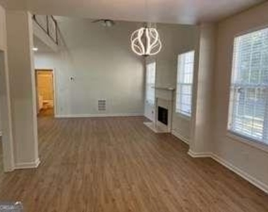 180 Virginia Highland - Photo Thumbnail 7