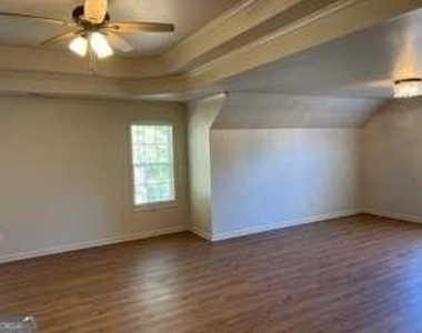 180 Virginia Highland - Photo Thumbnail 5