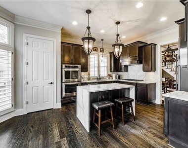 1122 Ashton Bluff Drive Ne - Photo Thumbnail 12