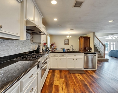 8402 Matthews Lane - Photo Thumbnail 28