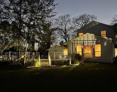8402 Matthews Lane - Photo Thumbnail 6