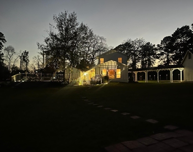 8402 Matthews Lane - Photo Thumbnail 7