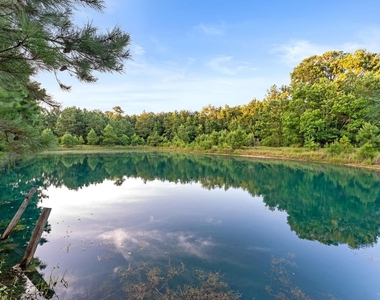 8402 Matthews Lane - Photo Thumbnail 12