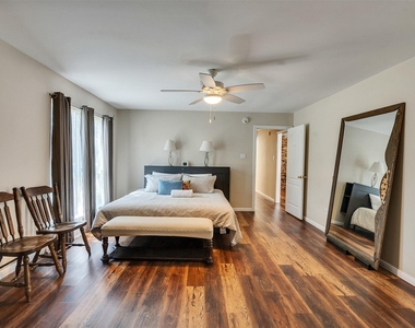 8402 Matthews Lane - Photo Thumbnail 42