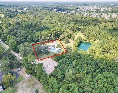8402 Matthews Lane - Photo Thumbnail 13