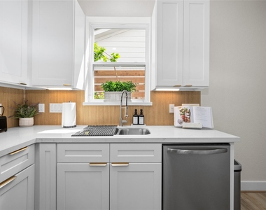 7089 Tierwester Street - Photo Thumbnail 16