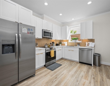 7089 Tierwester Street - Photo Thumbnail 13