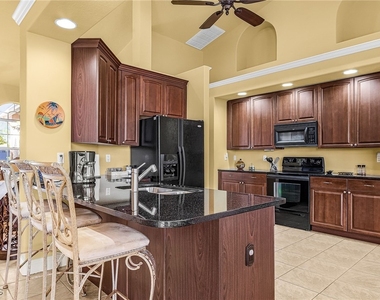 3517 Se 18th Avenue - Photo Thumbnail 8