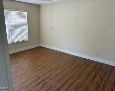 5410 Chiquita Boulevard S - Photo Thumbnail 18