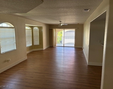 5410 Chiquita Boulevard S - Photo Thumbnail 15
