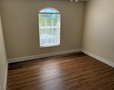 5410 Chiquita Boulevard S - Photo Thumbnail 25