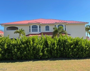5410 Chiquita Boulevard S - Photo Thumbnail 3