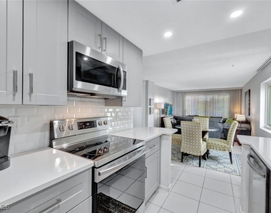 1300 Gulf Shore Boulevard N - Photo Thumbnail 5