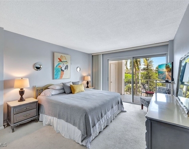 1300 Gulf Shore Boulevard N - Photo Thumbnail 10