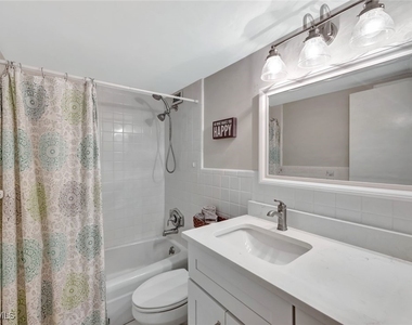 1300 Gulf Shore Boulevard N - Photo Thumbnail 12