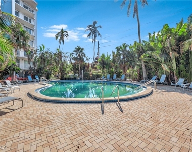 1300 Gulf Shore Boulevard N - Photo Thumbnail 16
