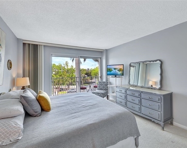 1300 Gulf Shore Boulevard N - Photo Thumbnail 11