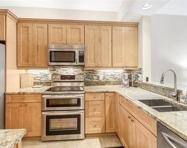401 Bayfront Place - Photo Thumbnail 7