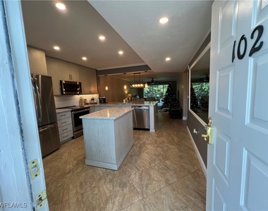 3051 Sandpiper Bay Circle - Photo Thumbnail 4