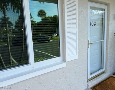 3051 Sandpiper Bay Circle - Photo Thumbnail 3