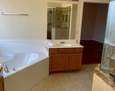 6618 Autumn Thistle Drive - Photo Thumbnail 9