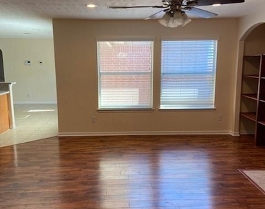 6618 Autumn Thistle Drive - Photo Thumbnail 5