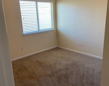 6618 Autumn Thistle Drive - Photo Thumbnail 13