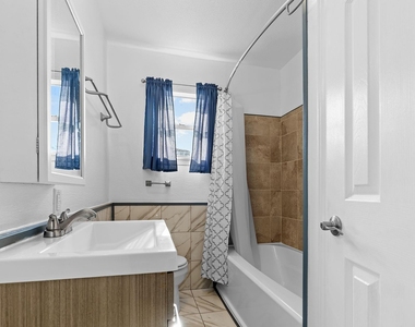 1051 Avenue A - Photo Thumbnail 2