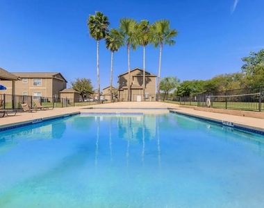 409 Riverhill Loop - Photo Thumbnail 9