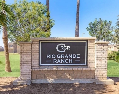 409 Riverhill Loop - Photo Thumbnail 11