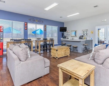 409 Riverhill Loop - Photo Thumbnail 7
