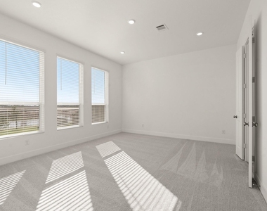 31039 Vintage Creek Lane - Photo Thumbnail 11
