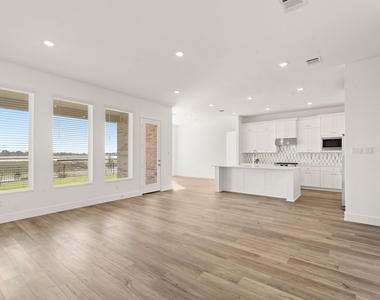 31039 Vintage Creek Lane - Photo Thumbnail 4