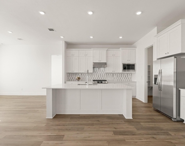 31039 Vintage Creek Lane - Photo Thumbnail 8
