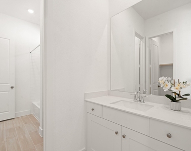 31039 Vintage Creek Lane - Photo Thumbnail 17
