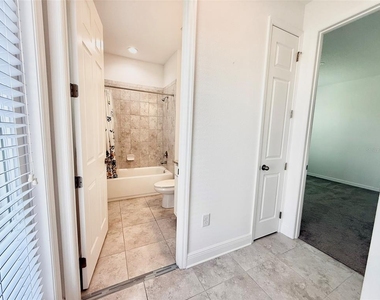 12189 Nouveau Avenue - Photo Thumbnail 20