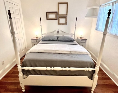 2109 N Red Cedar Circle - Photo Thumbnail 9