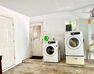 2109 N Red Cedar Circle - Photo Thumbnail 12